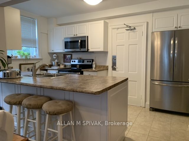 787 Spadina Rd, #N1