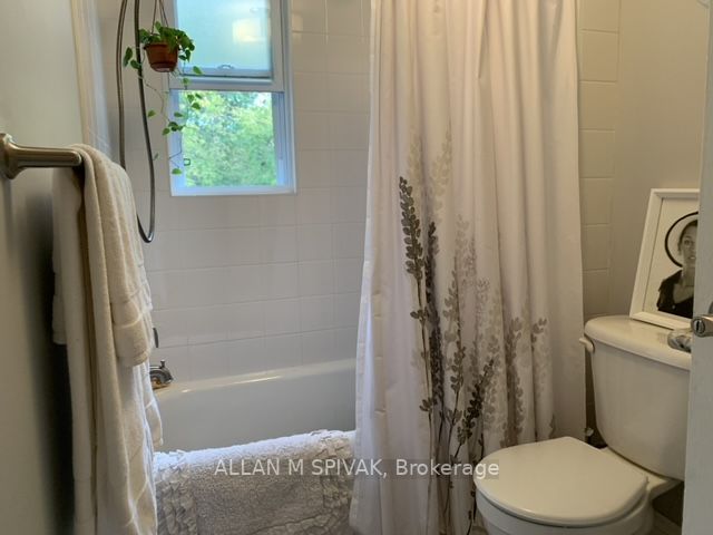 787 Spadina Rd, #N1