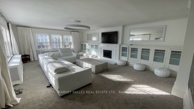484 Russell Hill Rd