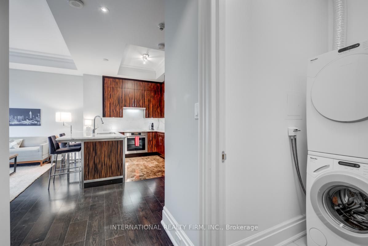 55 Scollard Street, #702