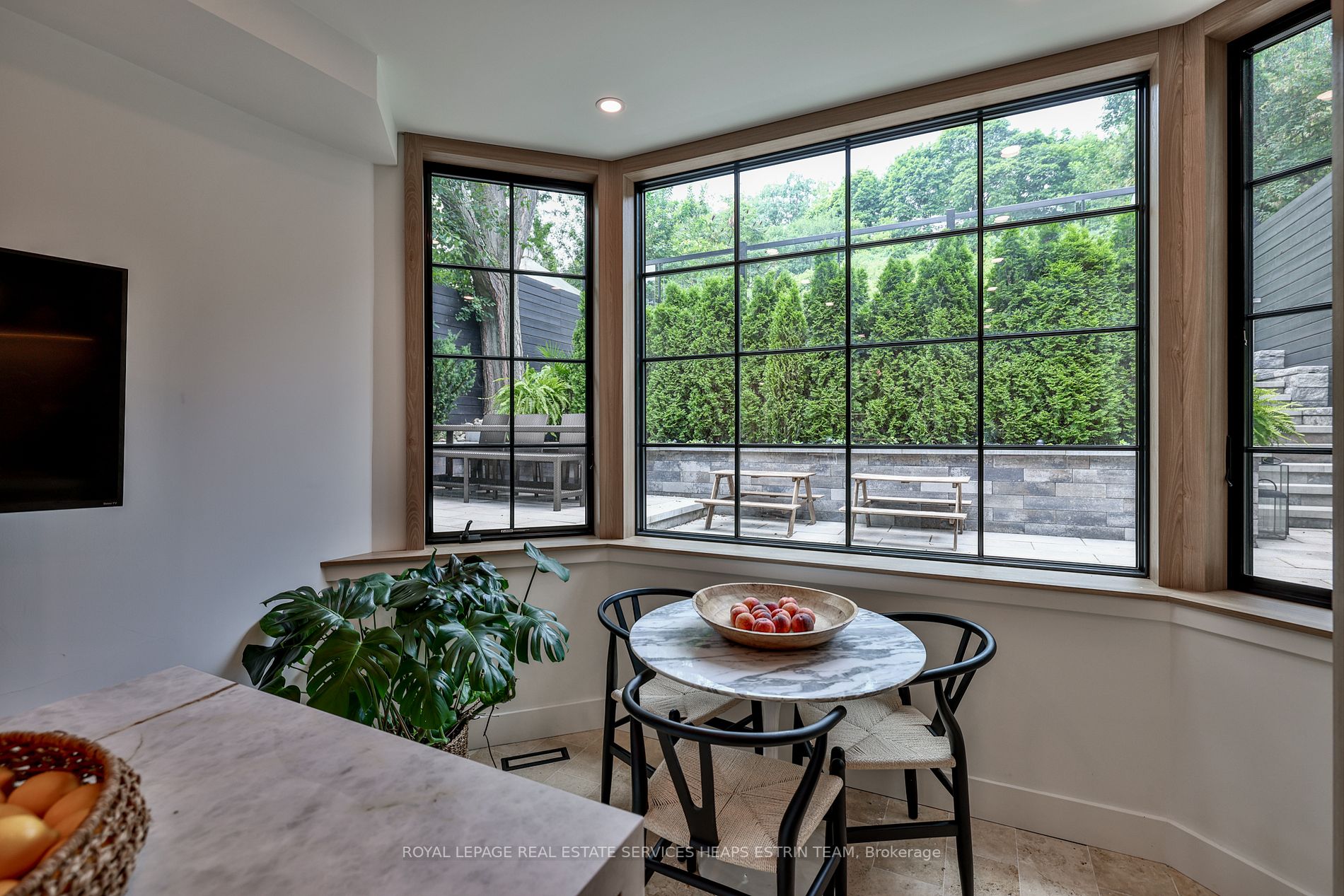 32 Nesbitt Dr