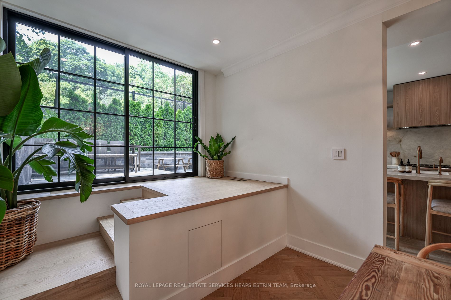 32 Nesbitt Dr