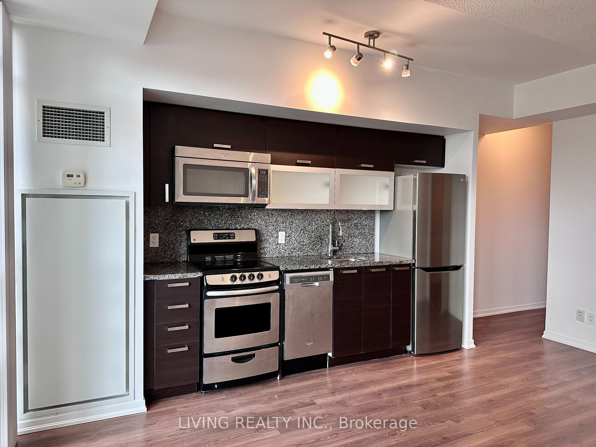 68 Abell St, #621