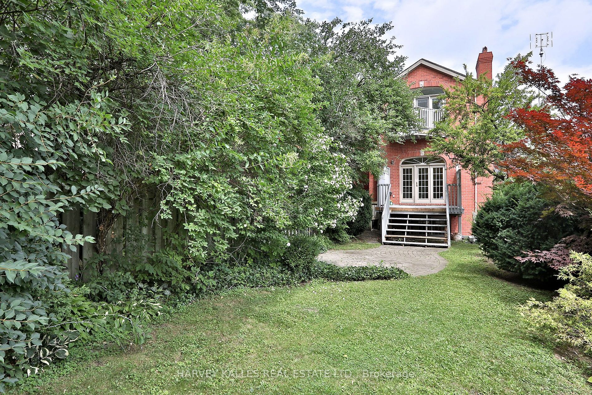 351 Deloraine Ave