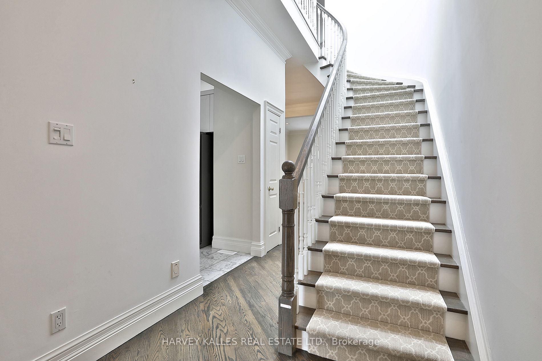 351 Deloraine Ave