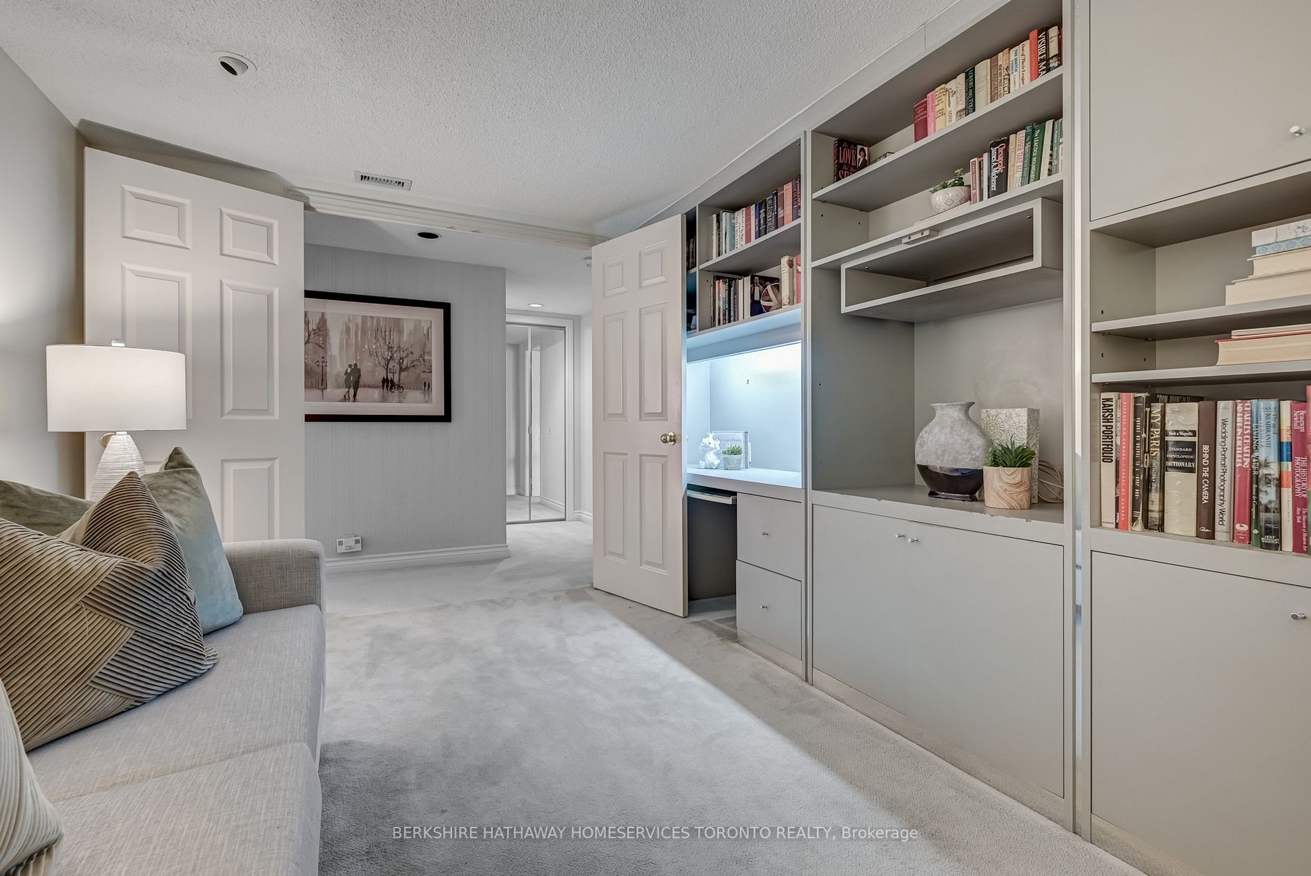 1177 Yonge St, #311