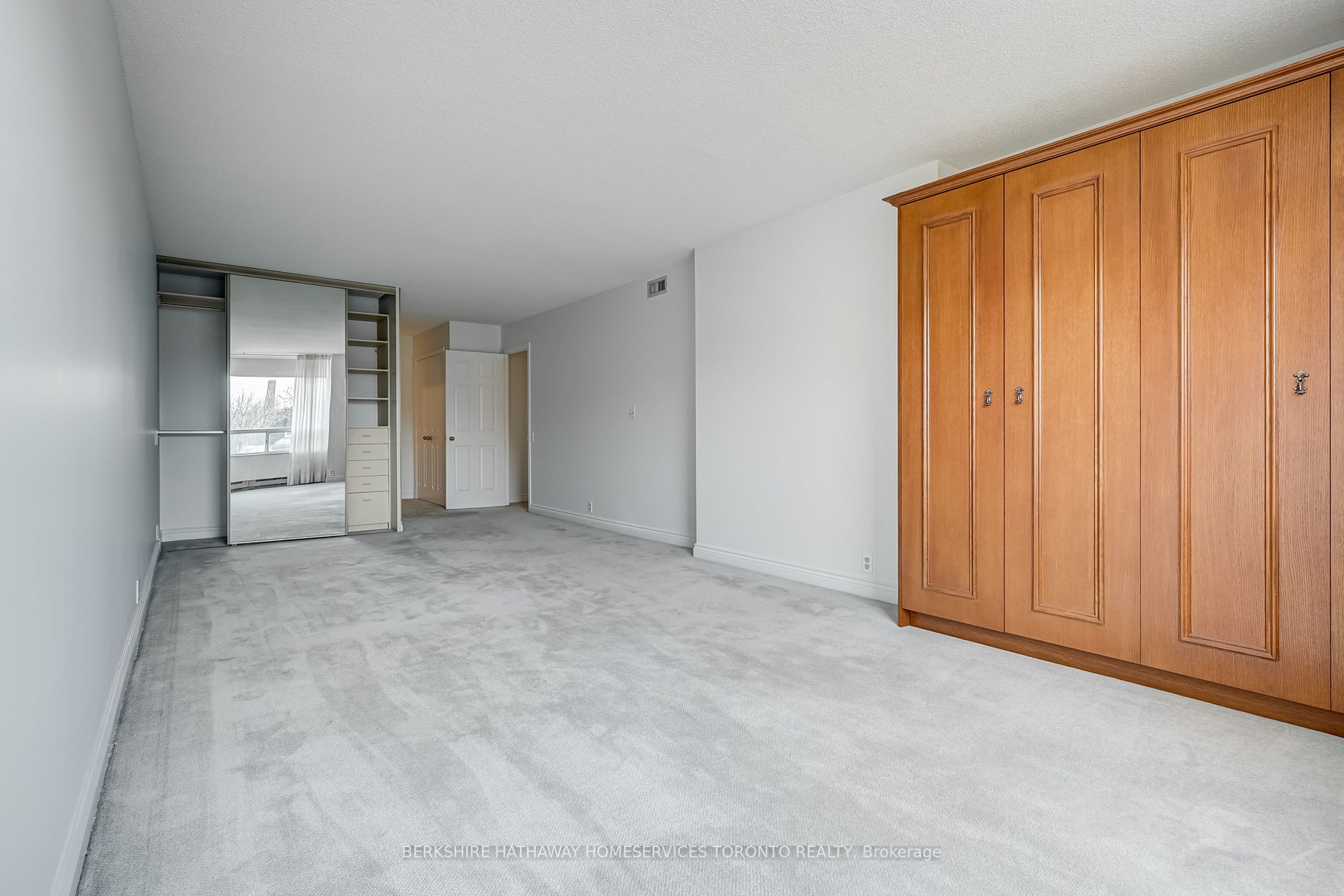 1177 Yonge St, #311