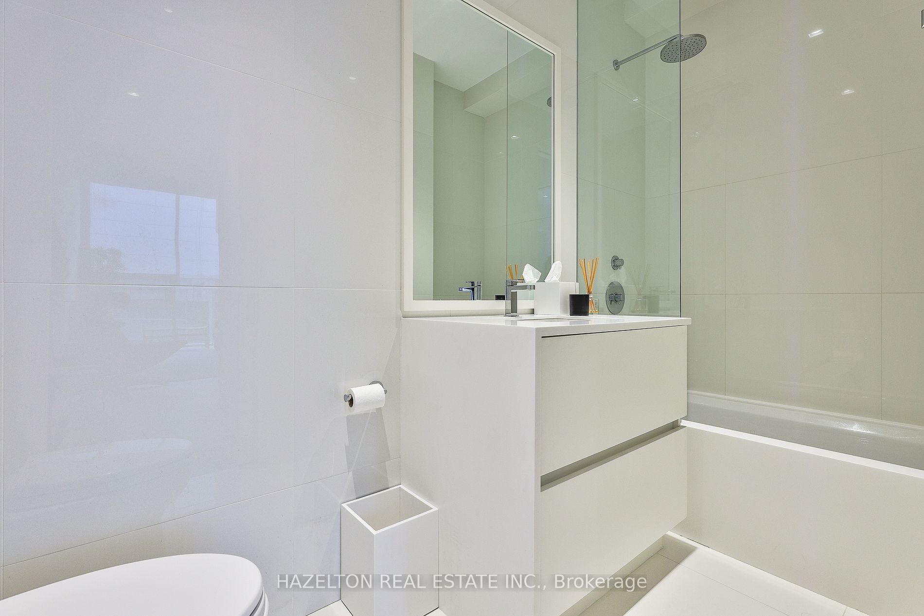 318 Richmond St W, #304
