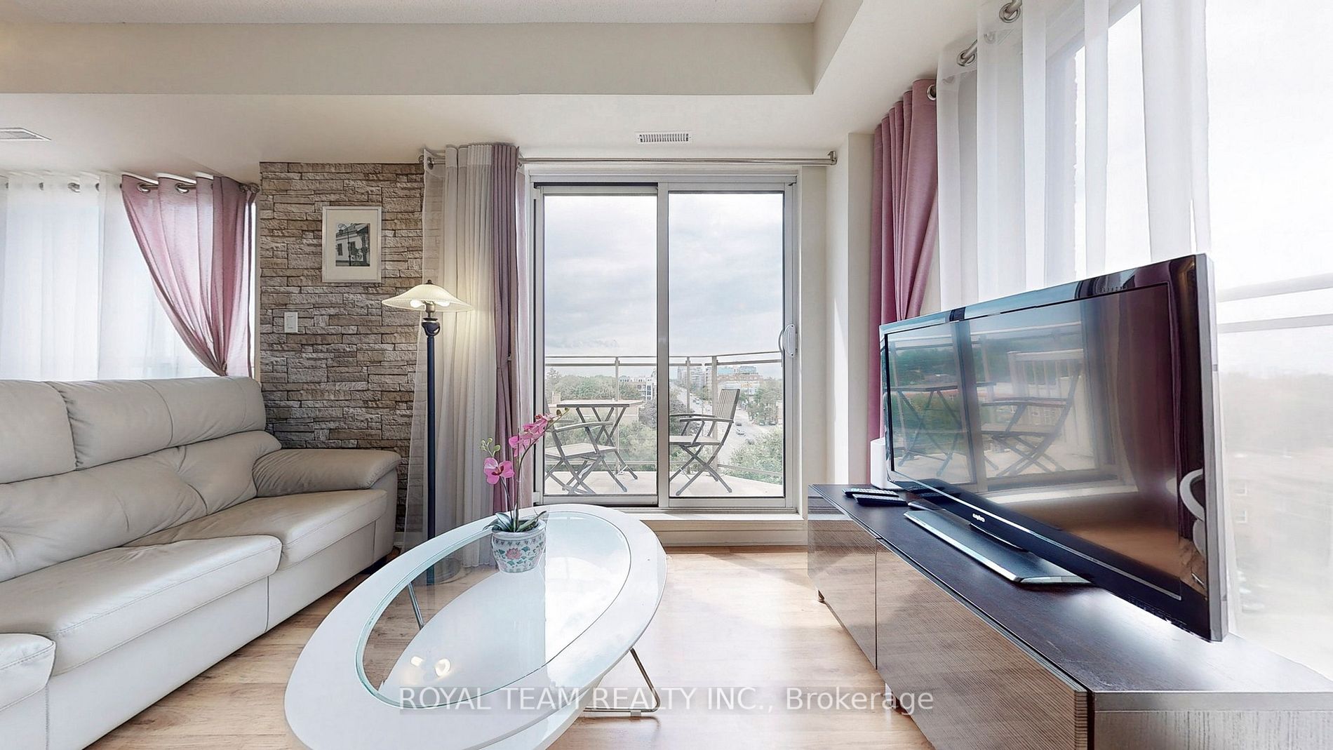 801 Sheppard Ave W, #806