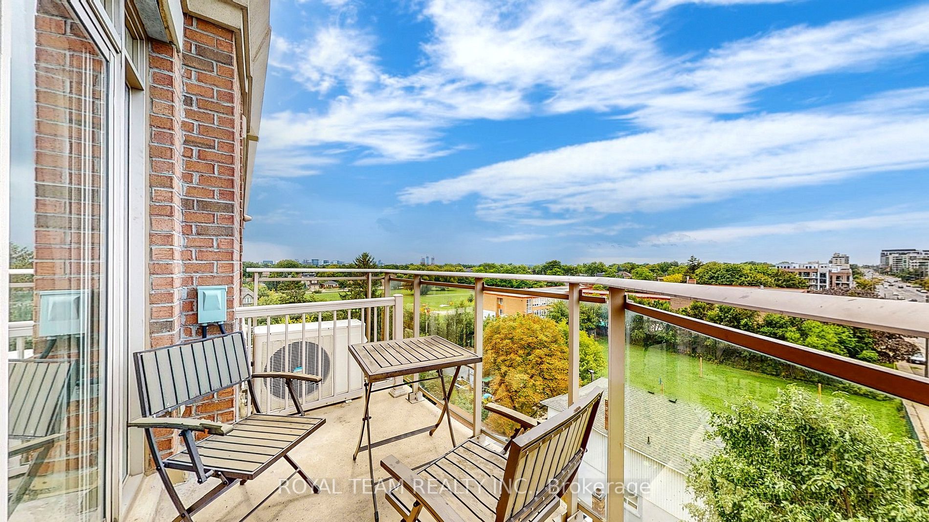801 Sheppard Ave W, #806