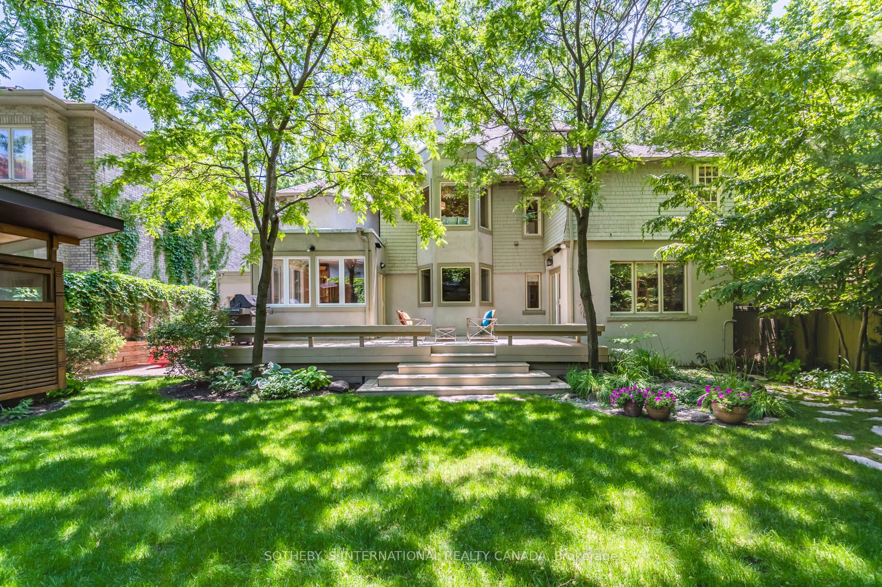16 Clarendon Avenue