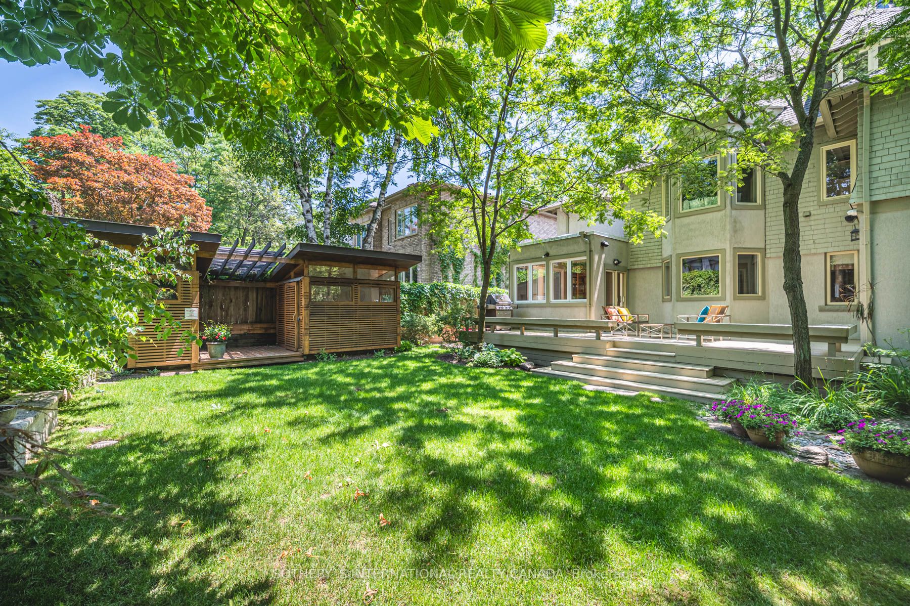 16 Clarendon Avenue