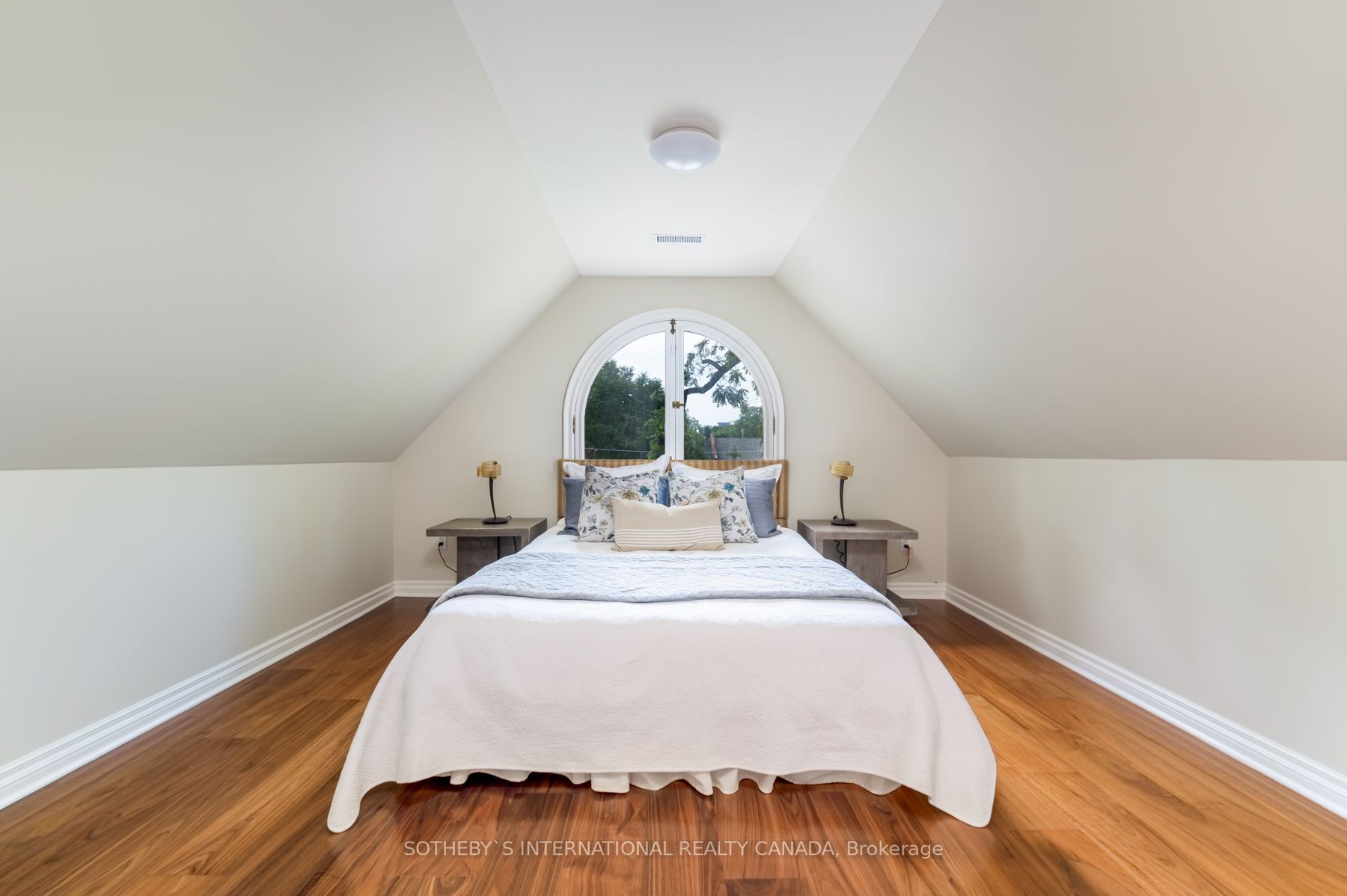16 Clarendon Avenue