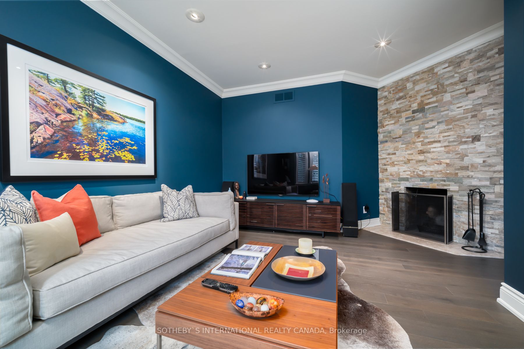 16 Clarendon Avenue
