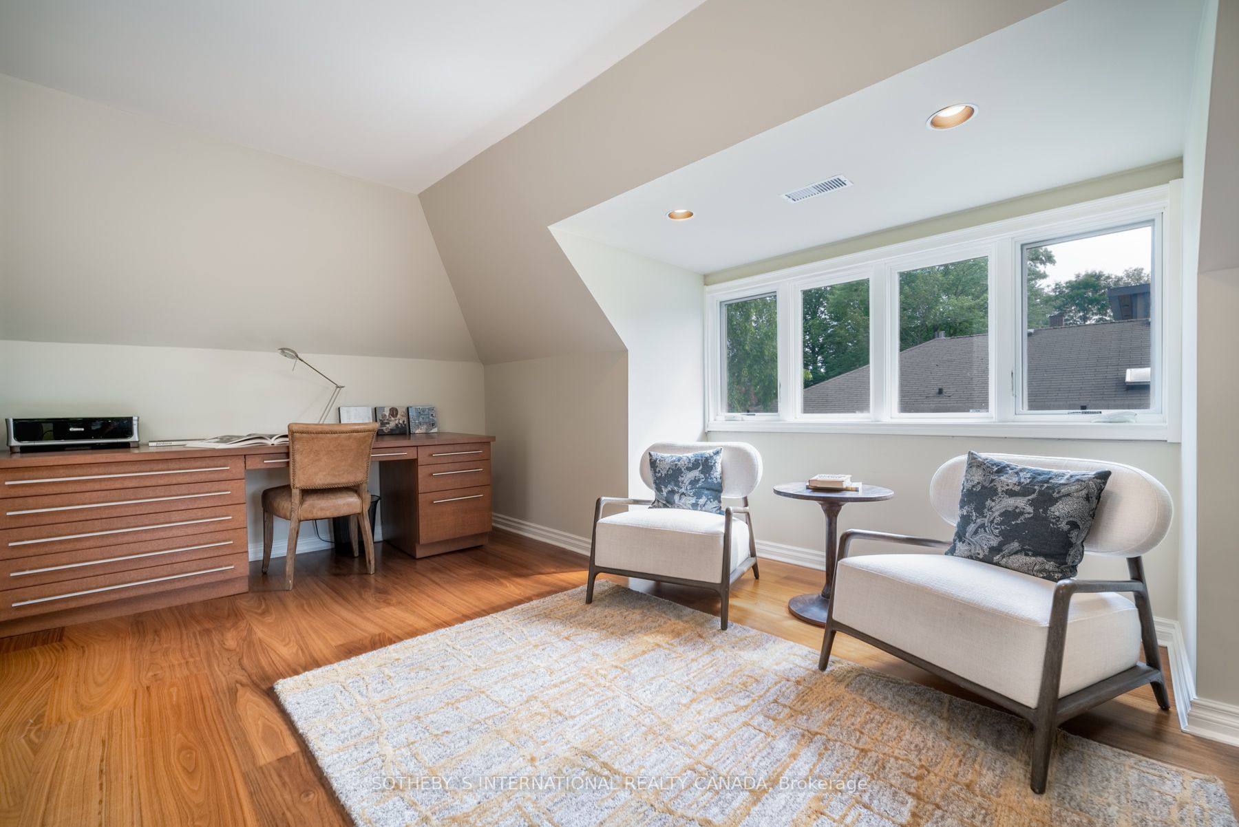 16 Clarendon Avenue