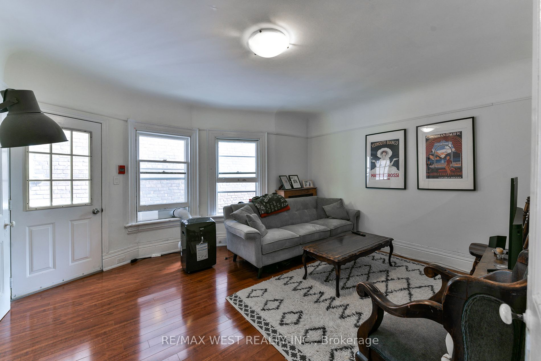 390 Palmerston Blvd