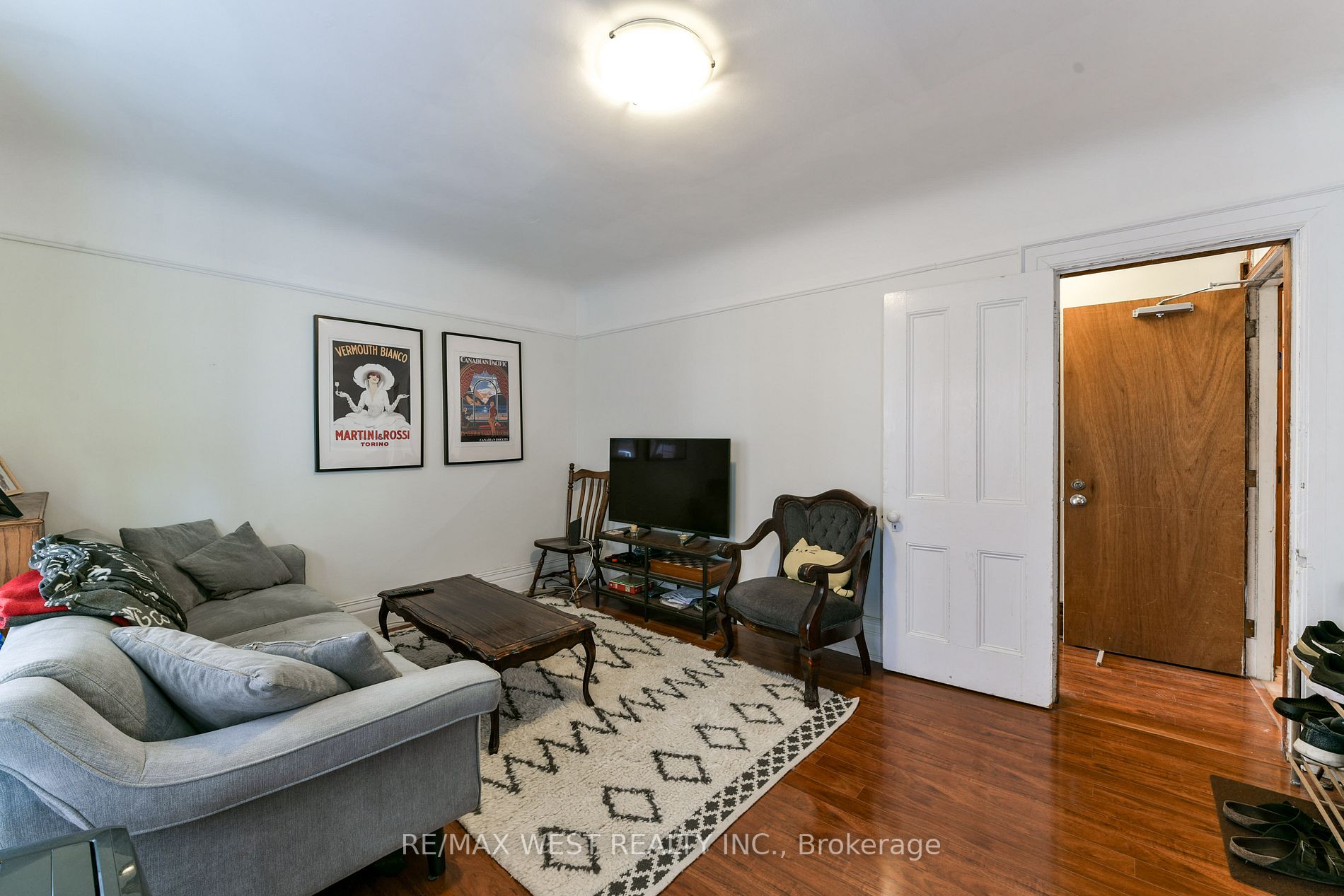 390 Palmerston Blvd