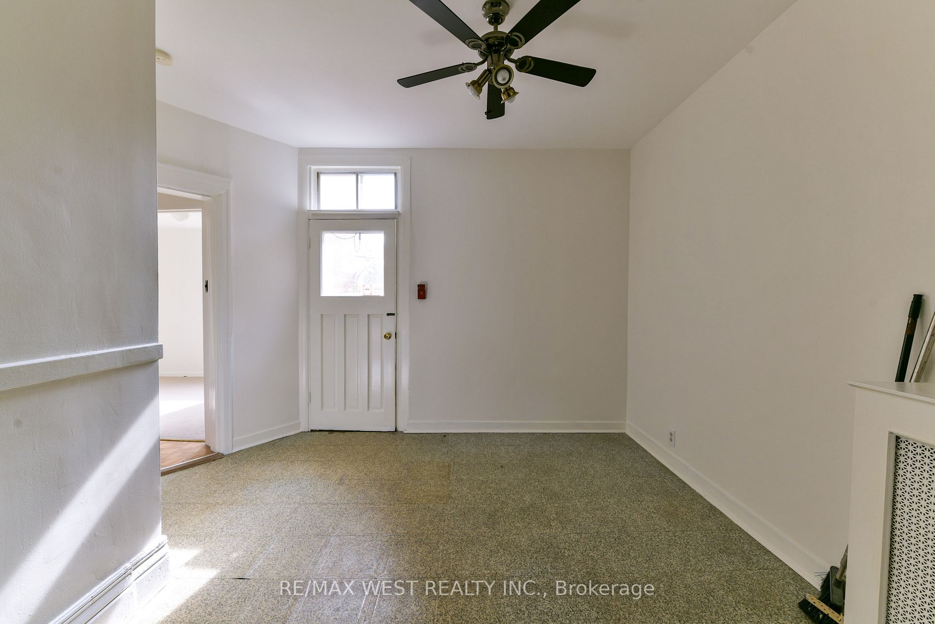 390 Palmerston Blvd