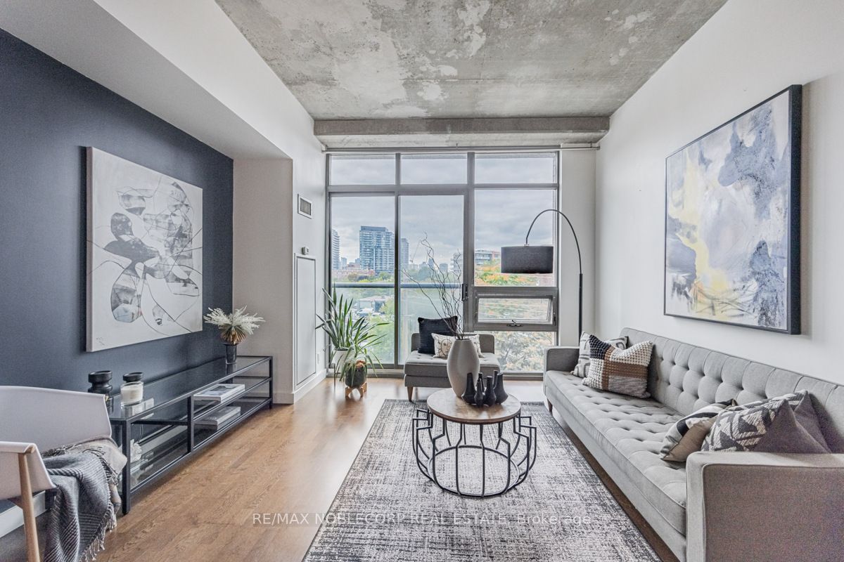 33 Mill St, #411