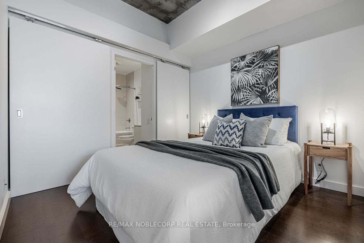 33 Mill St, #411