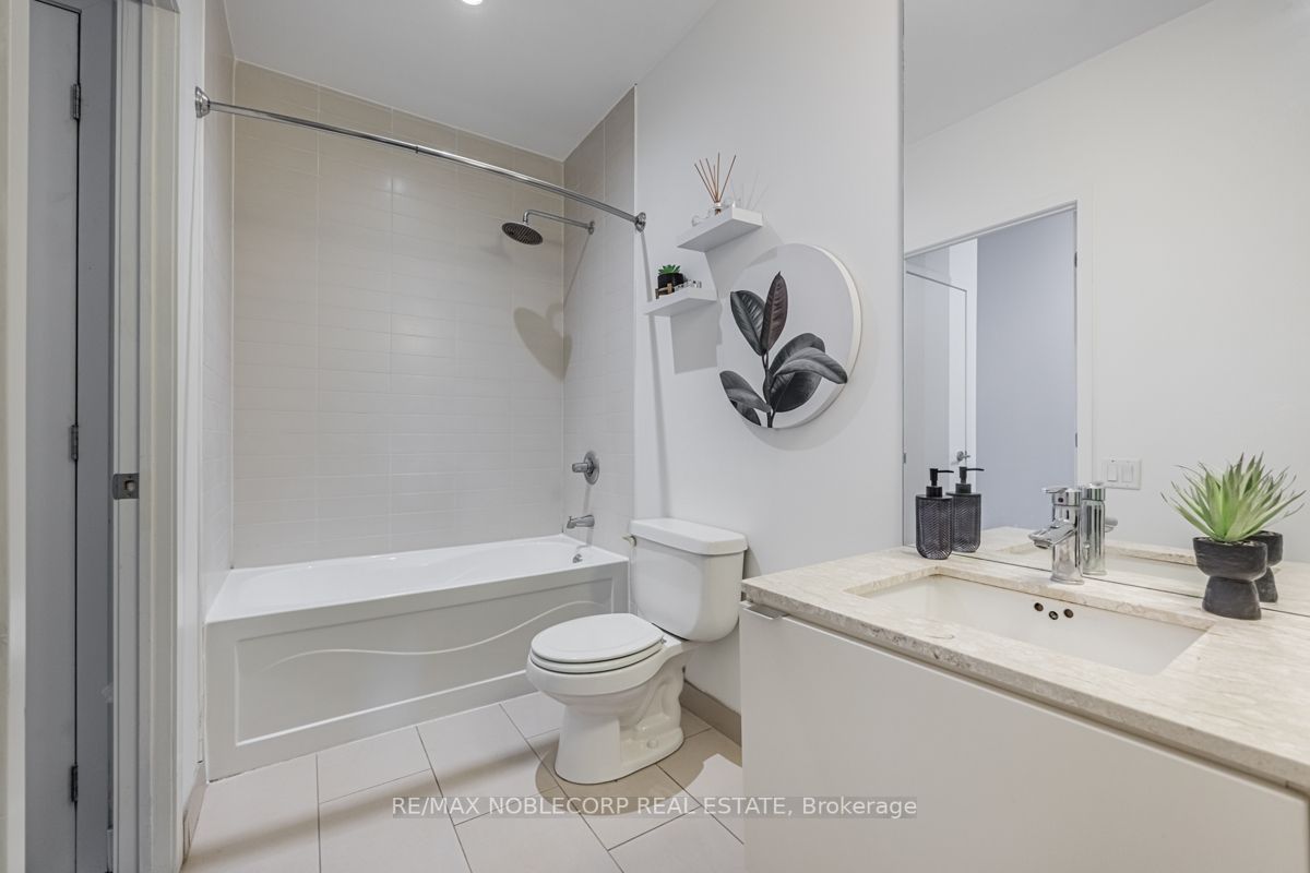 33 Mill St, #411