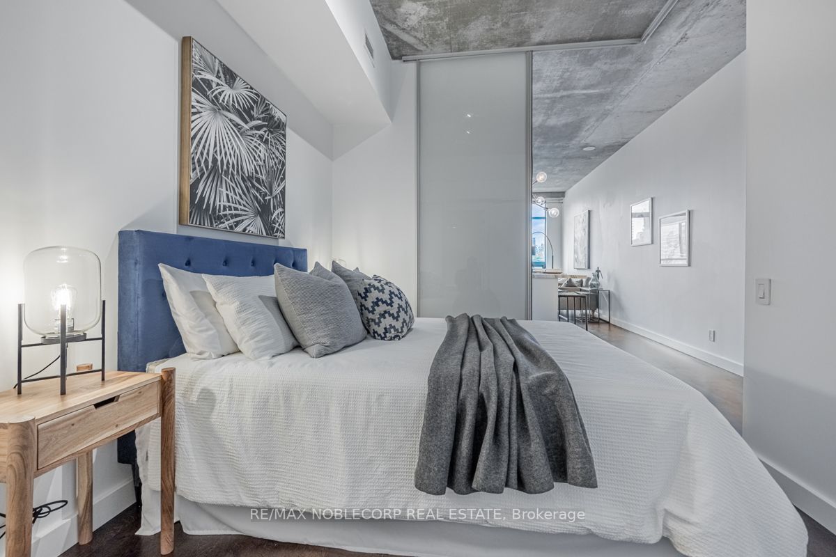 33 Mill St, #411