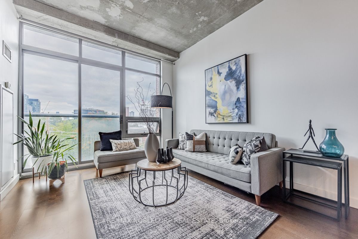 33 Mill St, #411