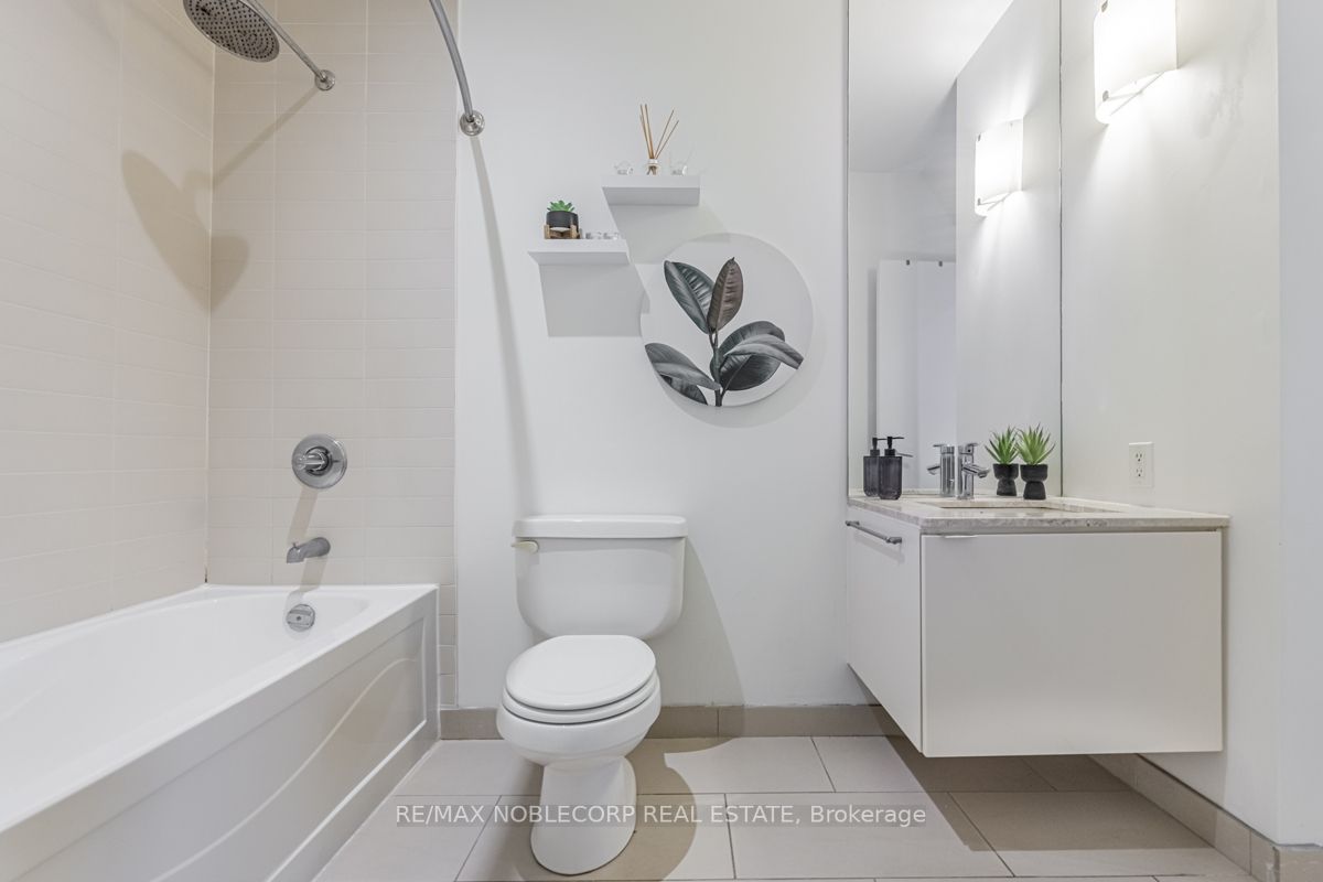 33 Mill St, #411