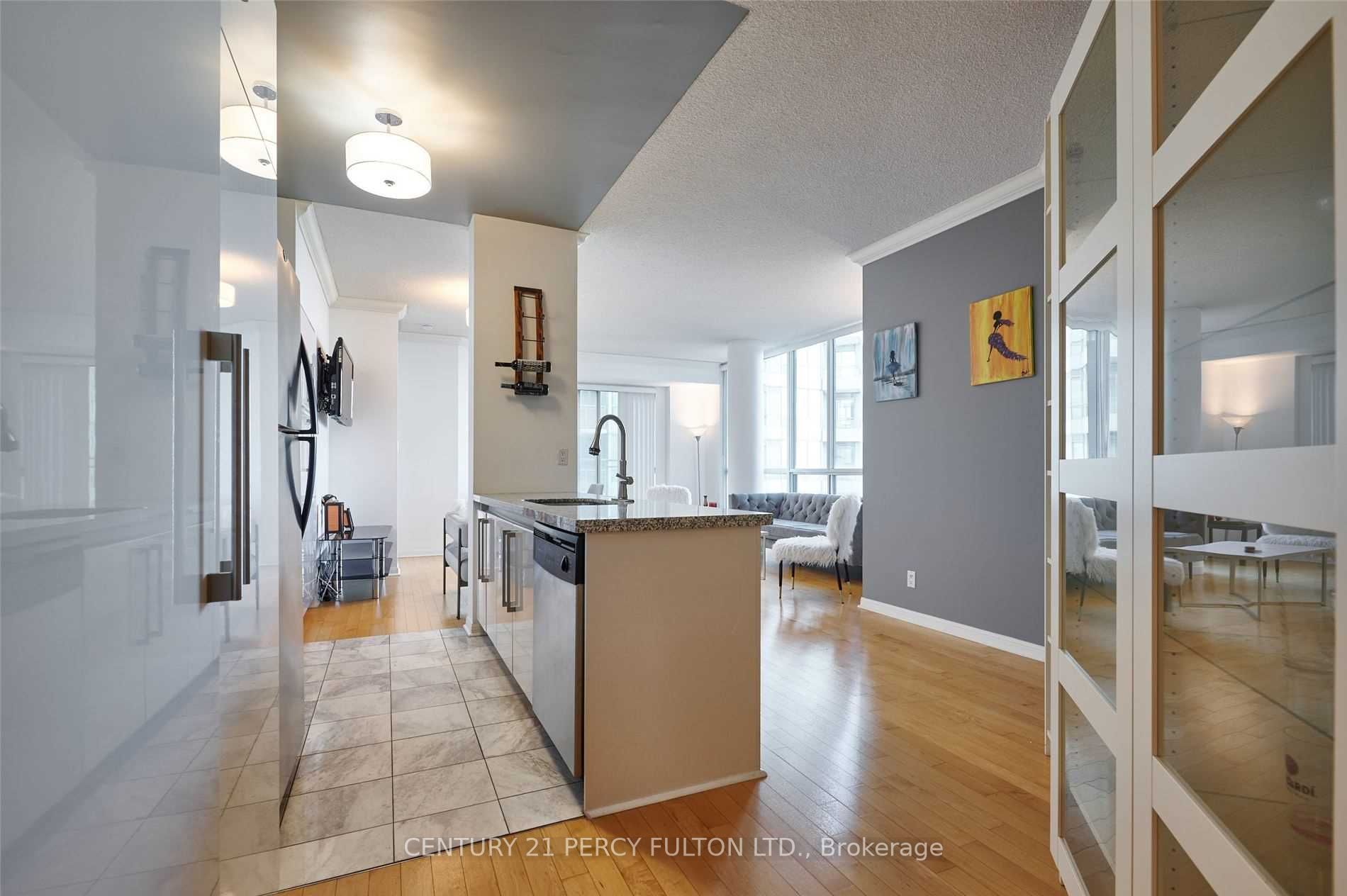 230 Queens Quay W, #1016