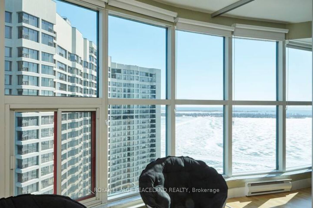 77 Harbour Sq, #3404