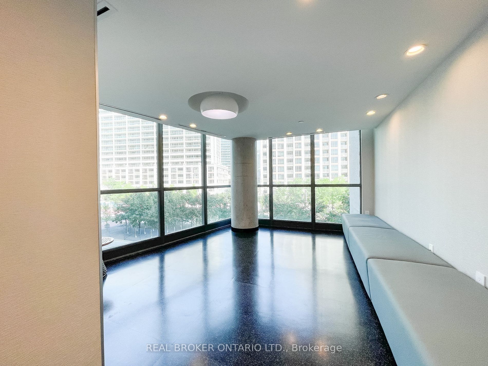 215 Fort York Blvd, #601