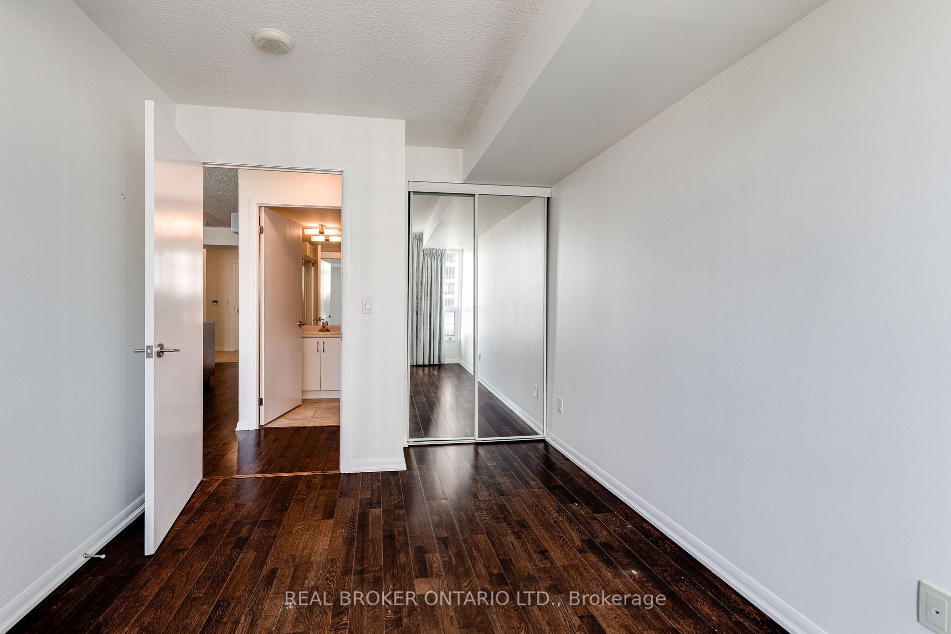215 Fort York Blvd, #601
