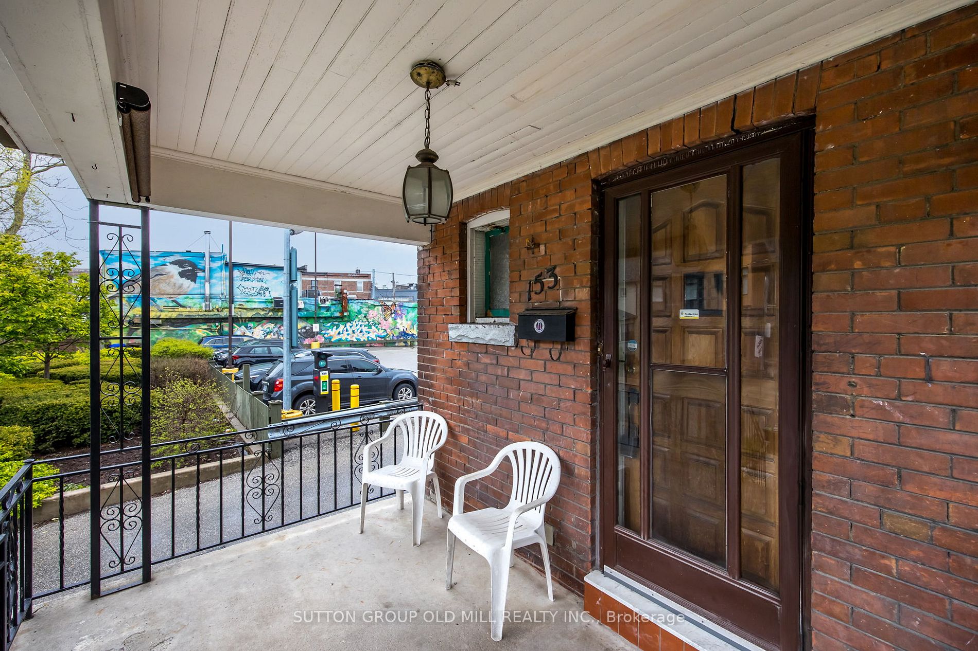 153 Beatrice St