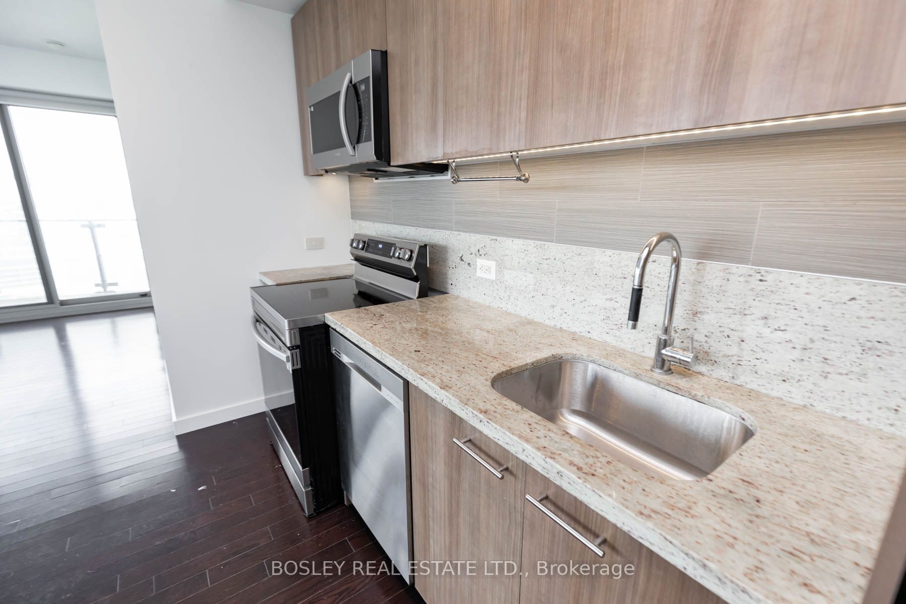 390 Cherry St, #2202