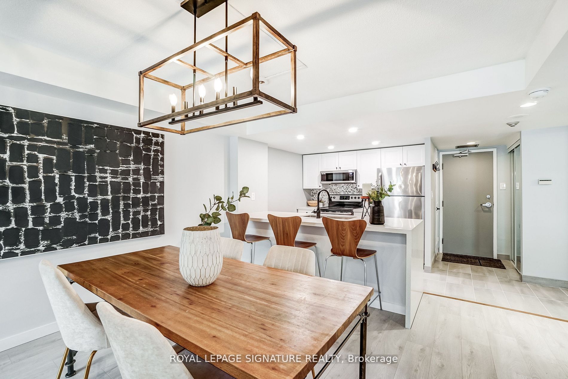 705 King St W, #805