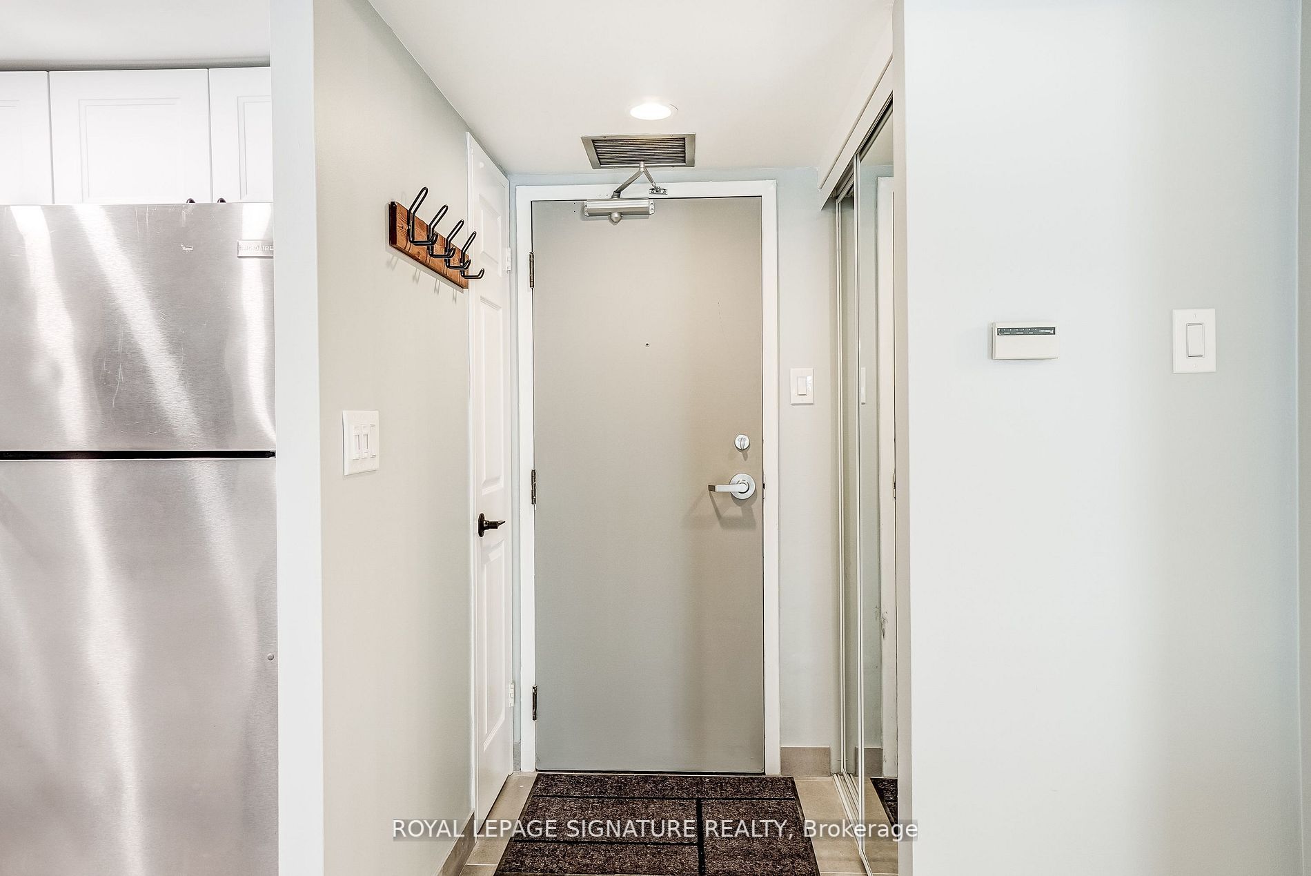 705 King St W, #805
