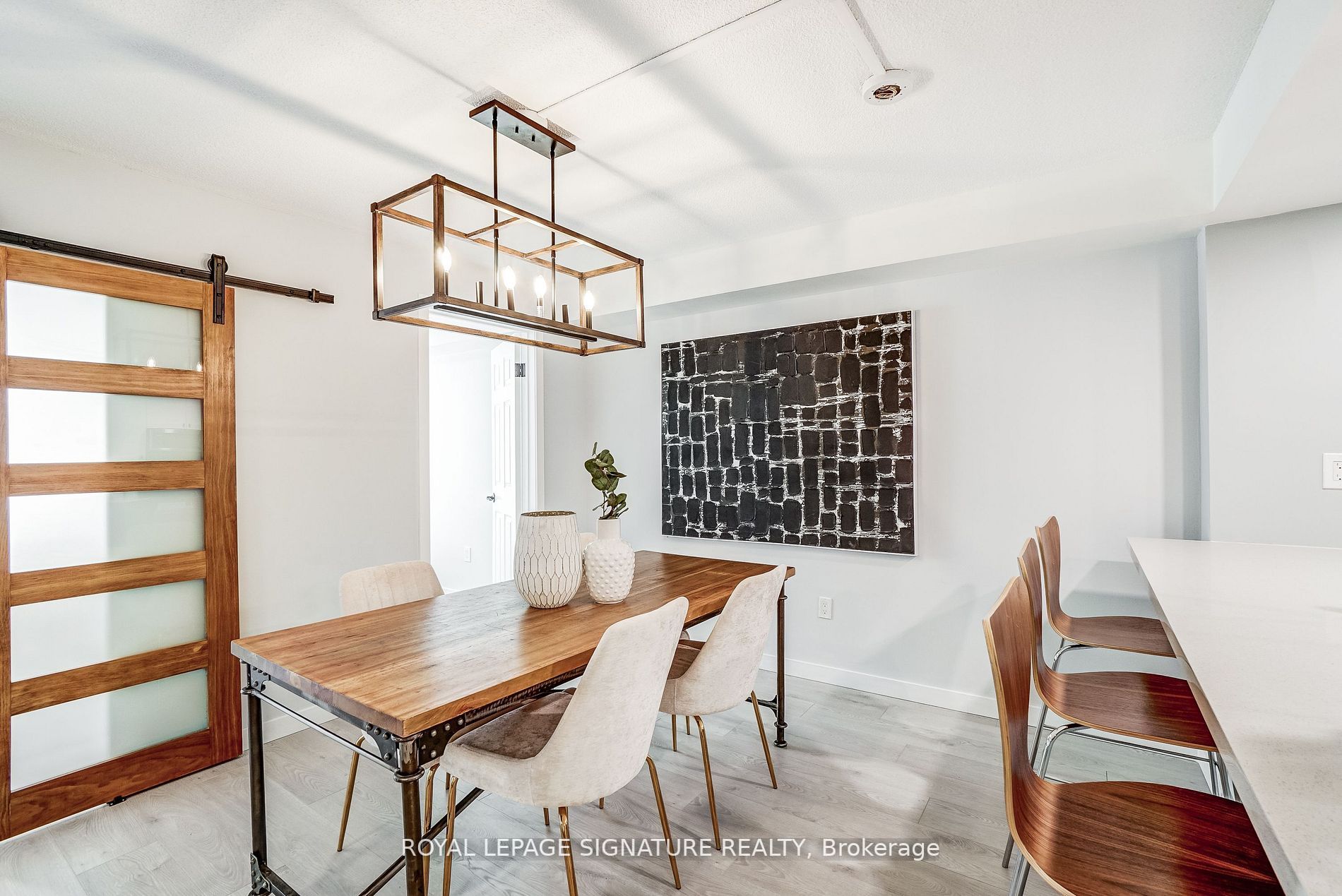 705 King St W, #805