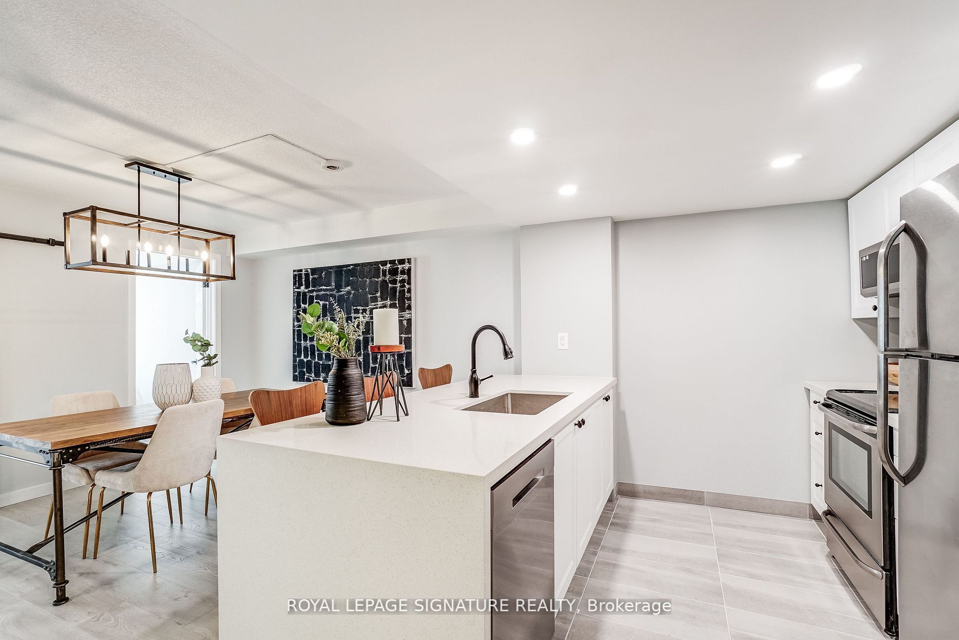 705 King St W, #805