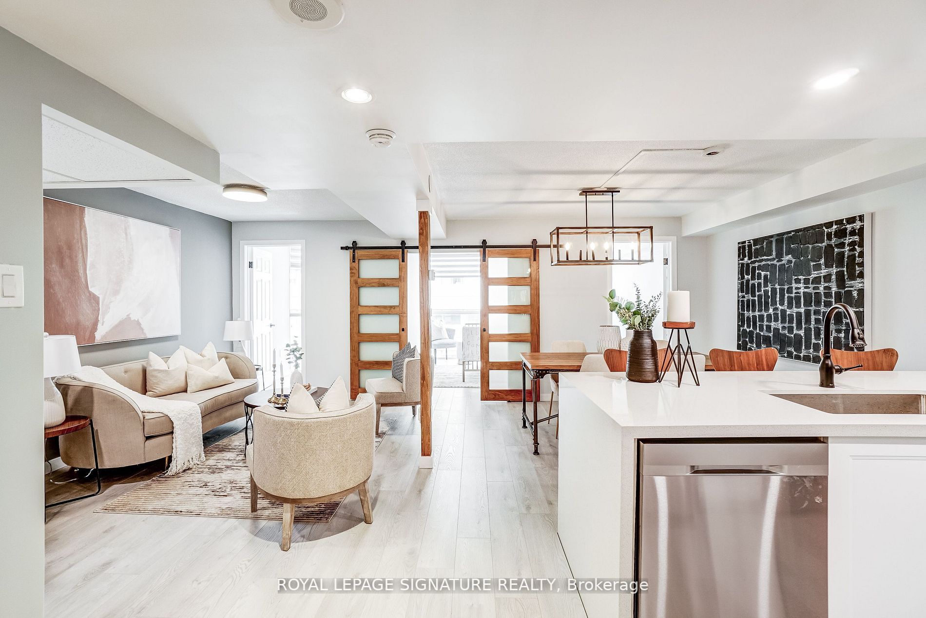 705 King St W, #805