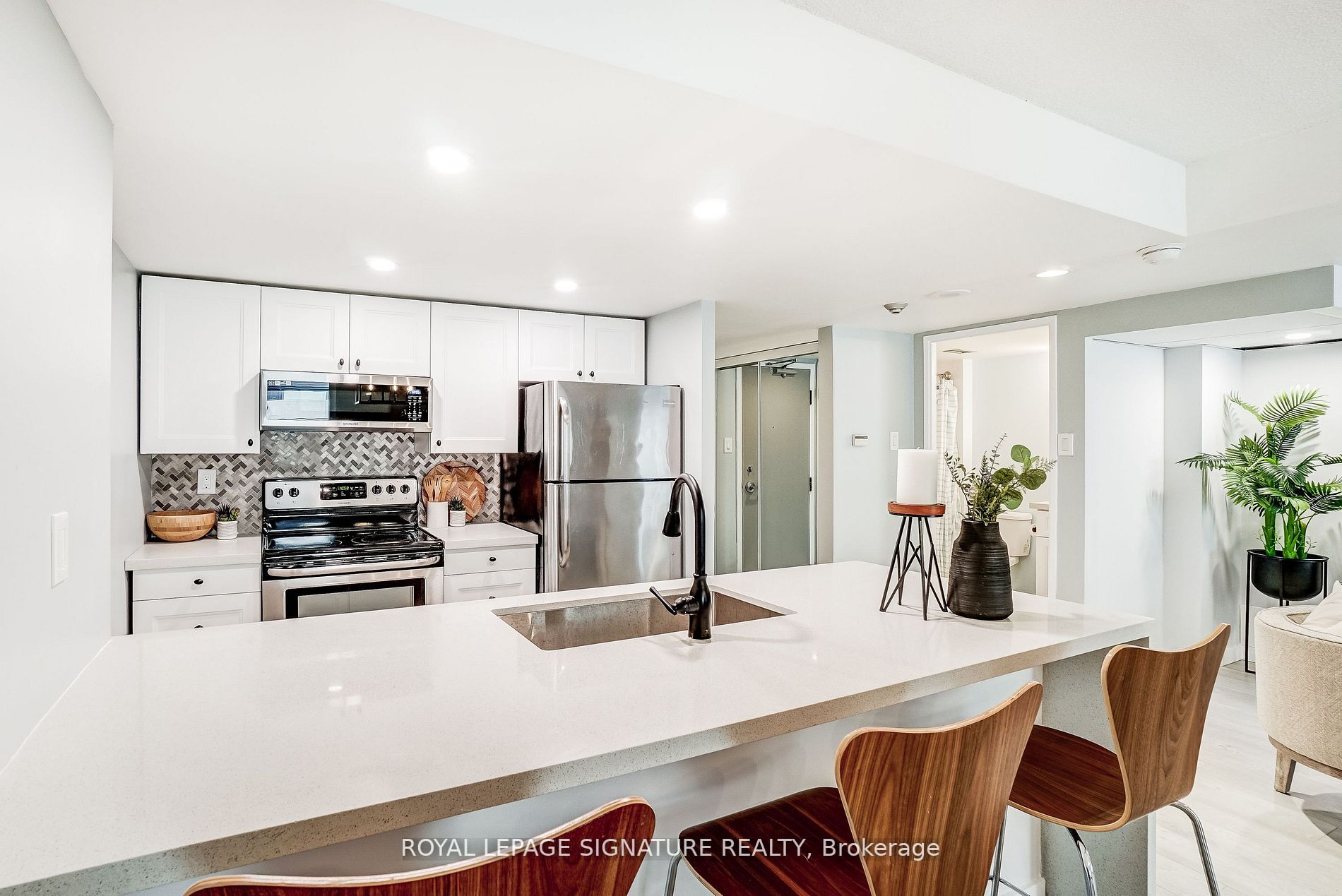705 King St W, #805