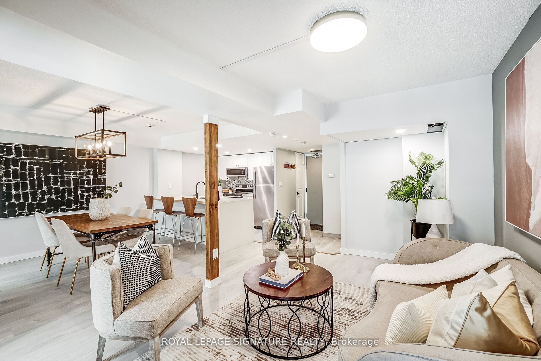 705 King St W, #805