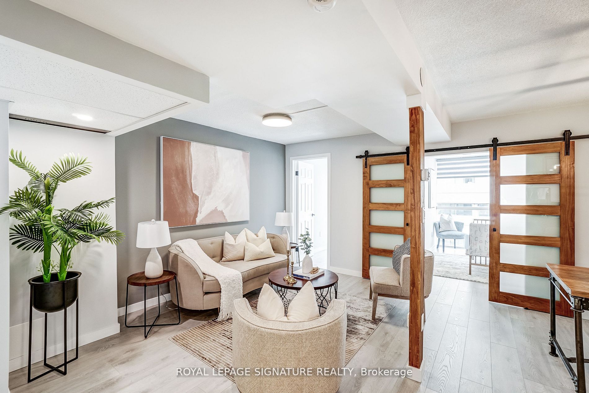 705 King St W, #805