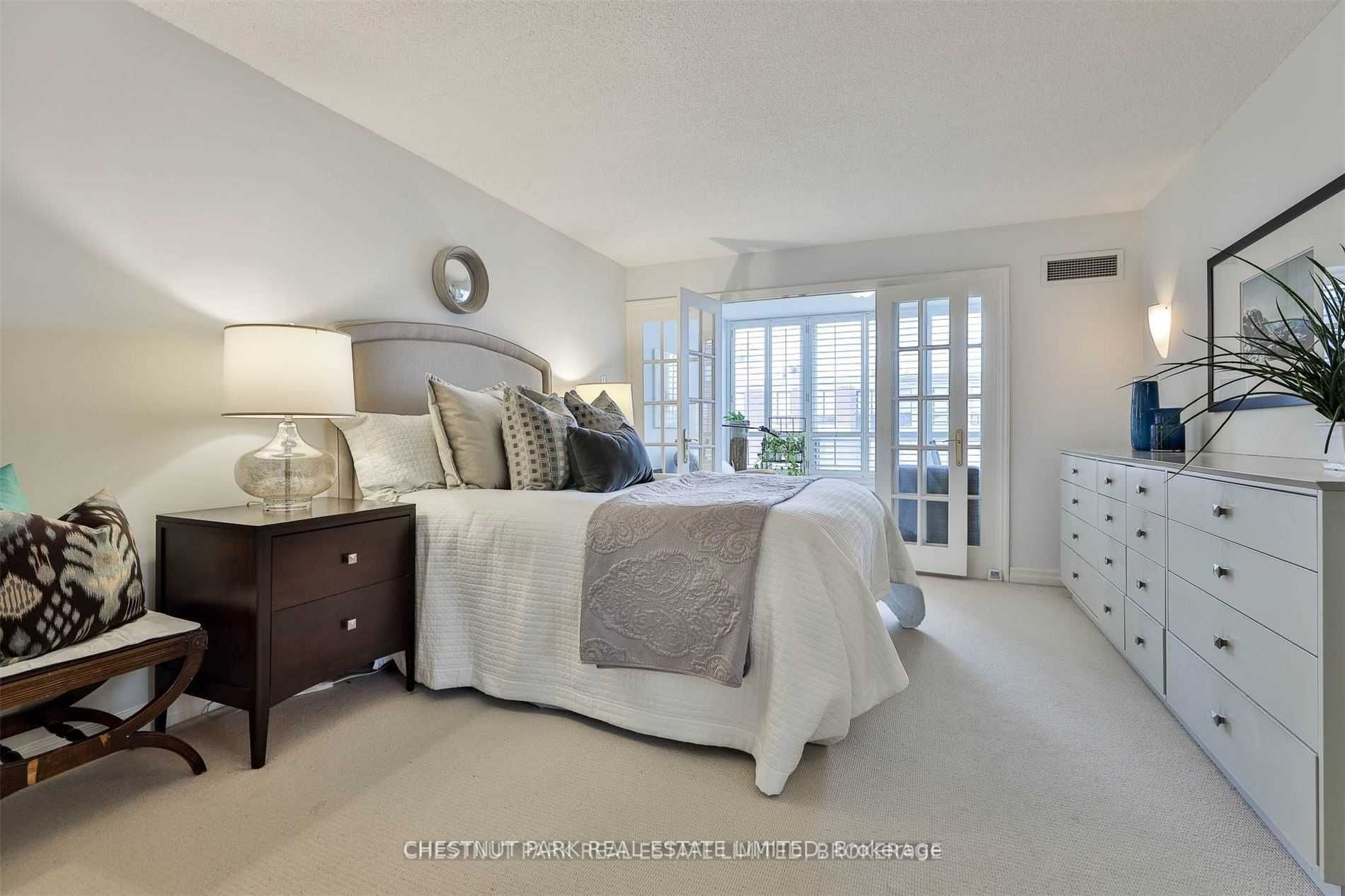 2727 Yonge Street, #711
