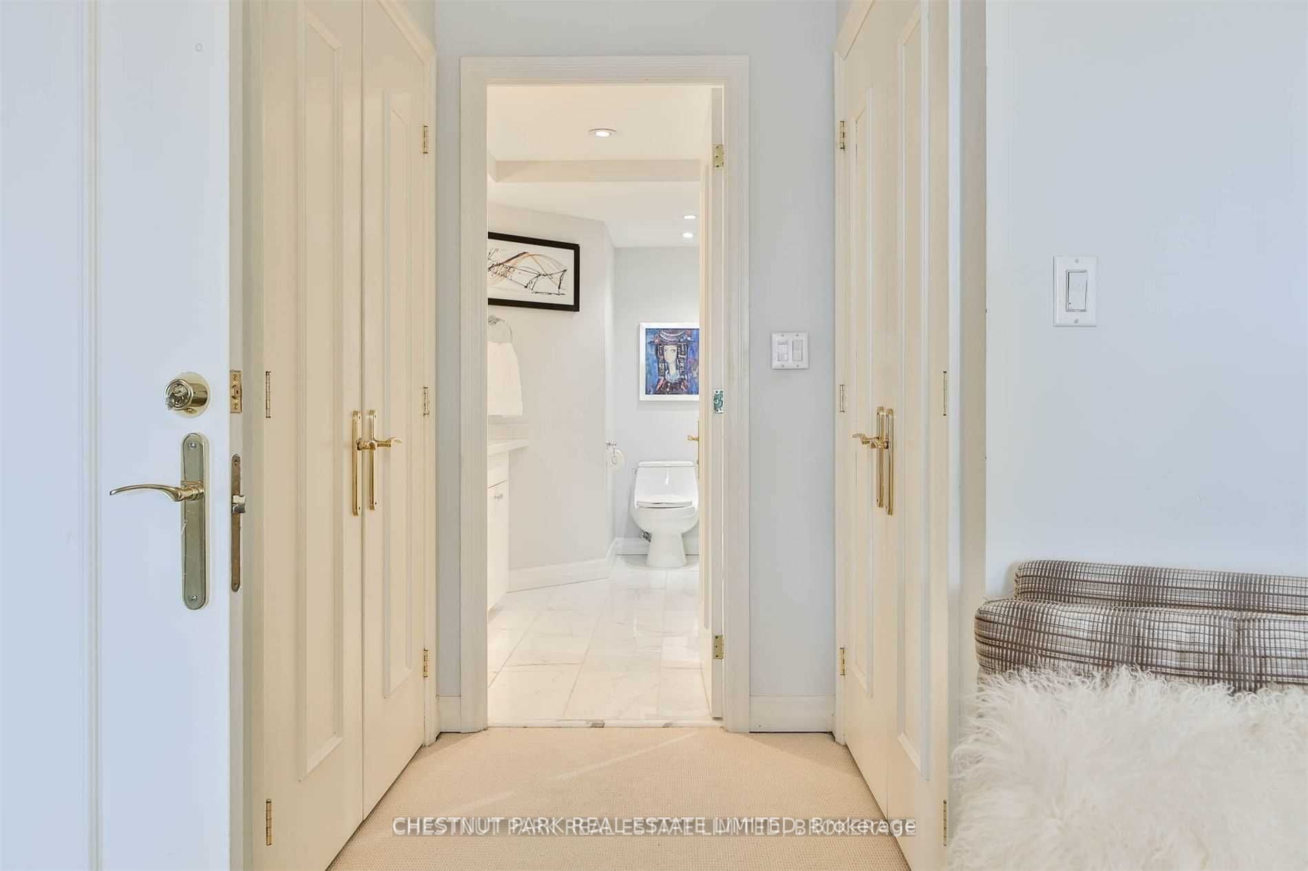 2727 Yonge Street, #711