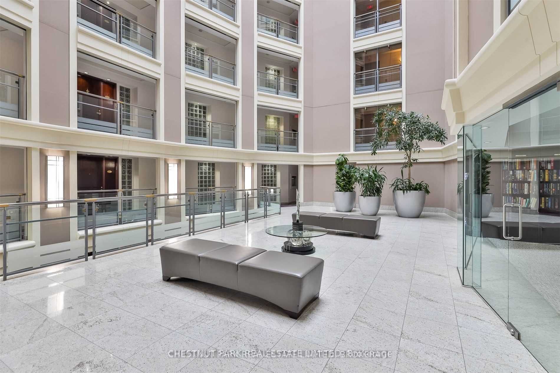 2727 Yonge Street, #711