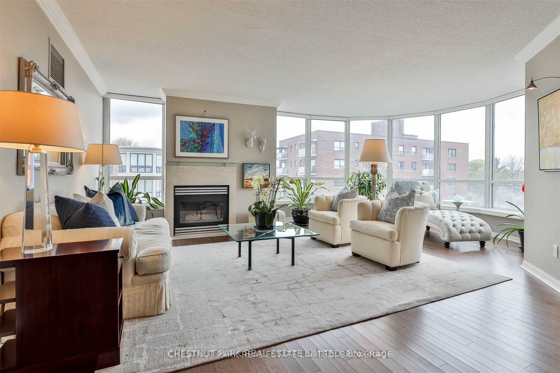 2727 Yonge Street, #711