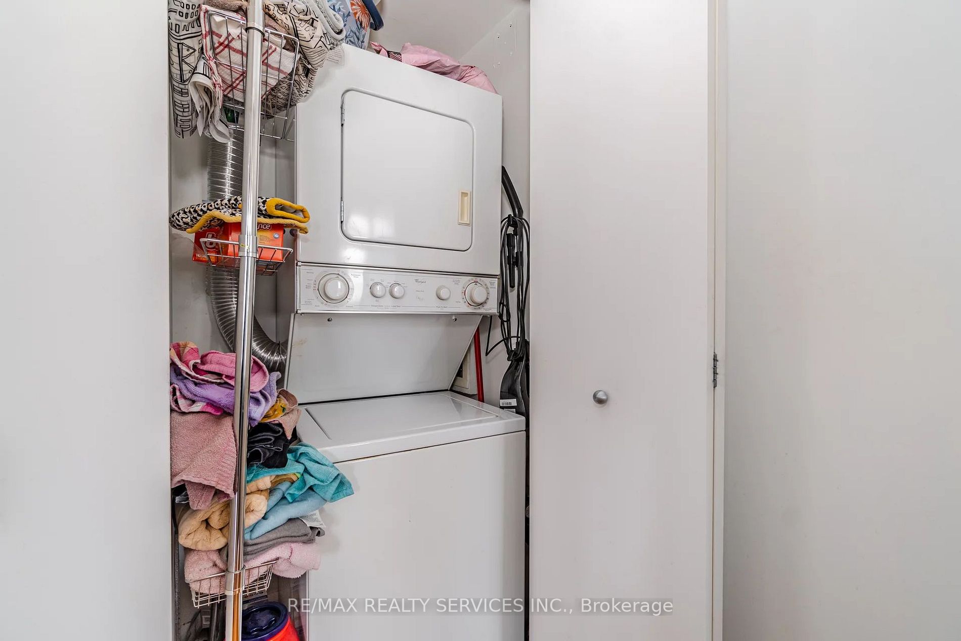 33 Sheppard Ave E, #3206