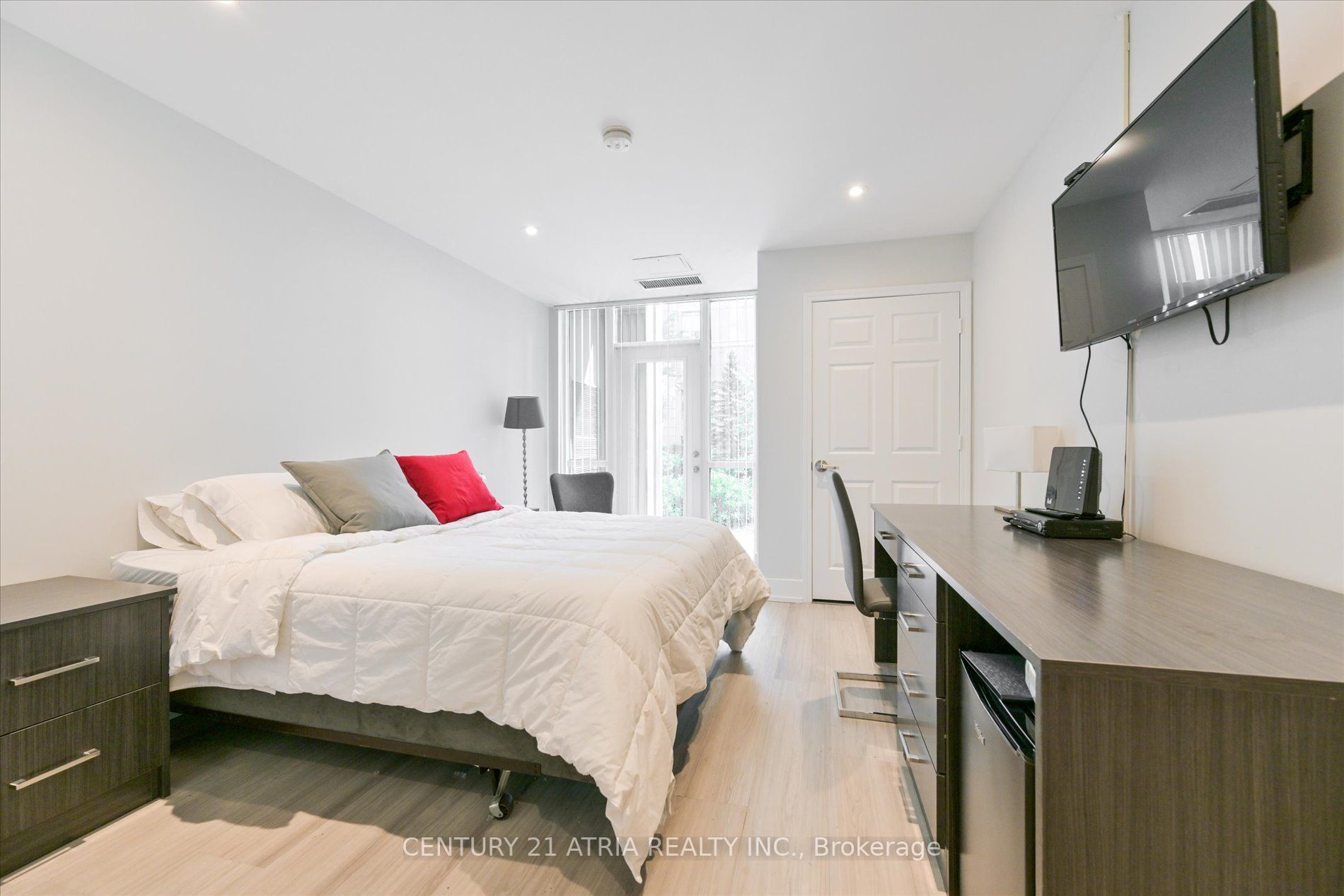 30 Harrison Garden Blvd, #2008