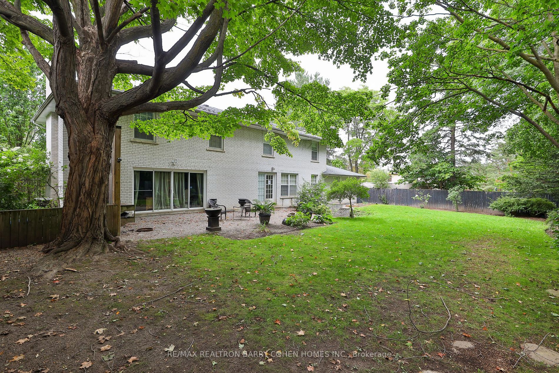27 Suncrest Dr