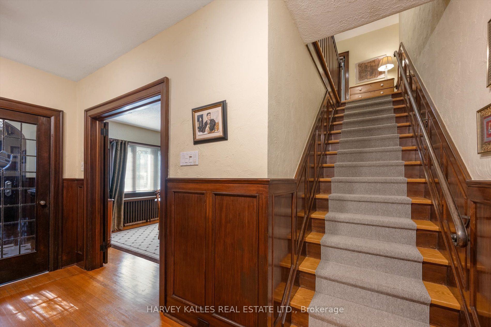 597 Spadina Rd